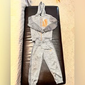 Boys Nike  track suit size 6